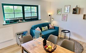 Top Ferienwohnung im Herzen Reriks mit Garten